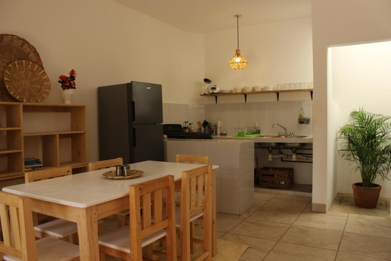 Mi Puerto Beach Hostel Пуерто Ескондидо Екстериор снимка